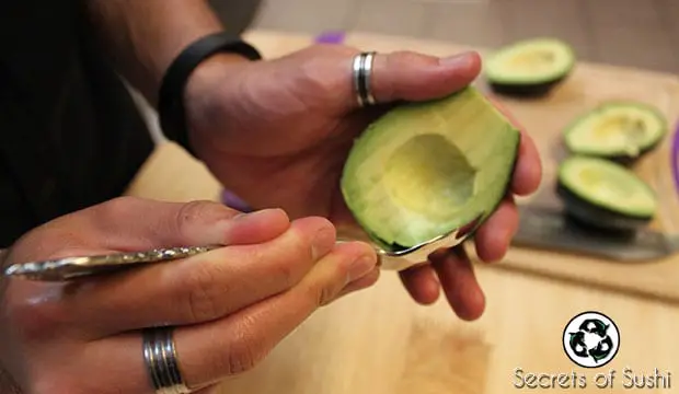 avocado roll slicing