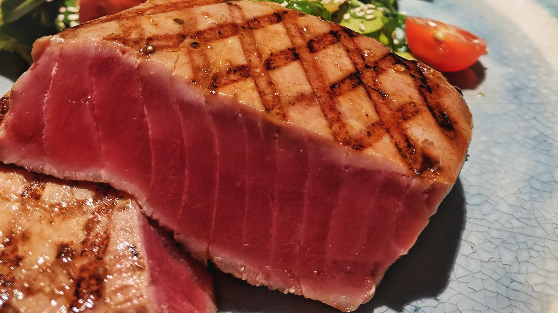 tuna tataki with seared lines
